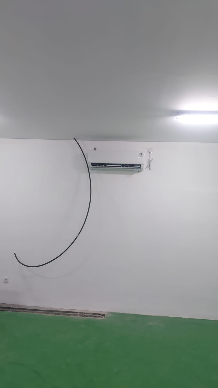 Pekerjaan Pemasangan AC
