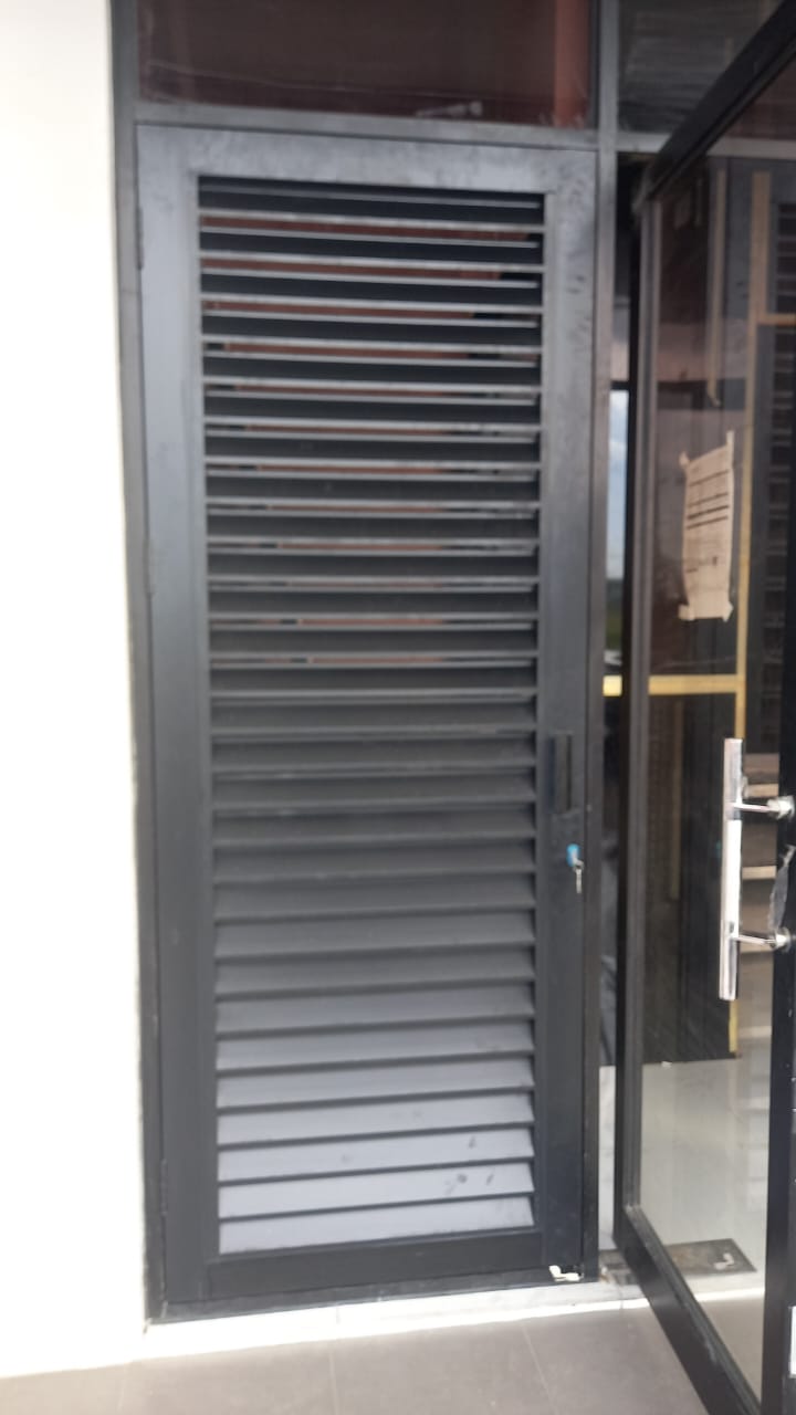 Pekerjaan Pintu Aluminium